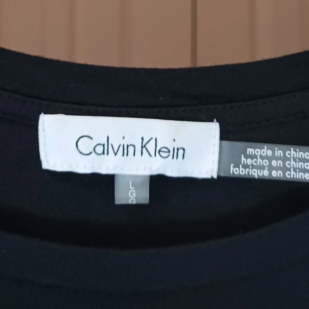 #152 3/$18 - Calvin Klein Black Short Sleeve Top Size L - Picture 5 of 5
